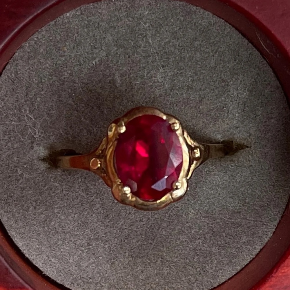 10k gold ruby ring